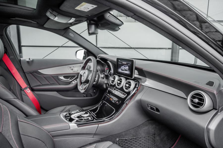  Mercedes-Benz C450 AMG Sport Estate 2015 года  (фото 23 из 27)